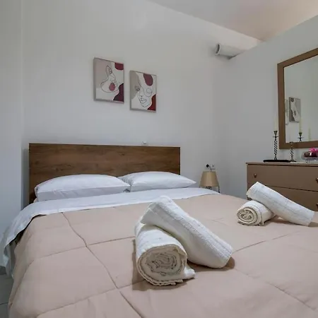 Charming Apartment Near City Centre Heraklion  Exterior photo