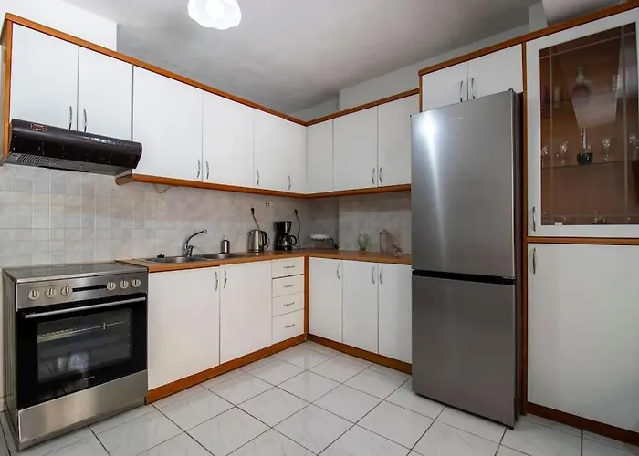 Charming Apartment Near City Centre