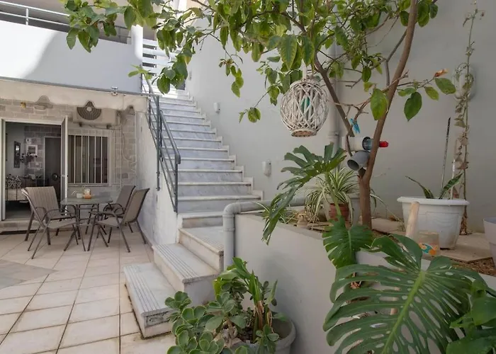Charming Apartment Near City Centre